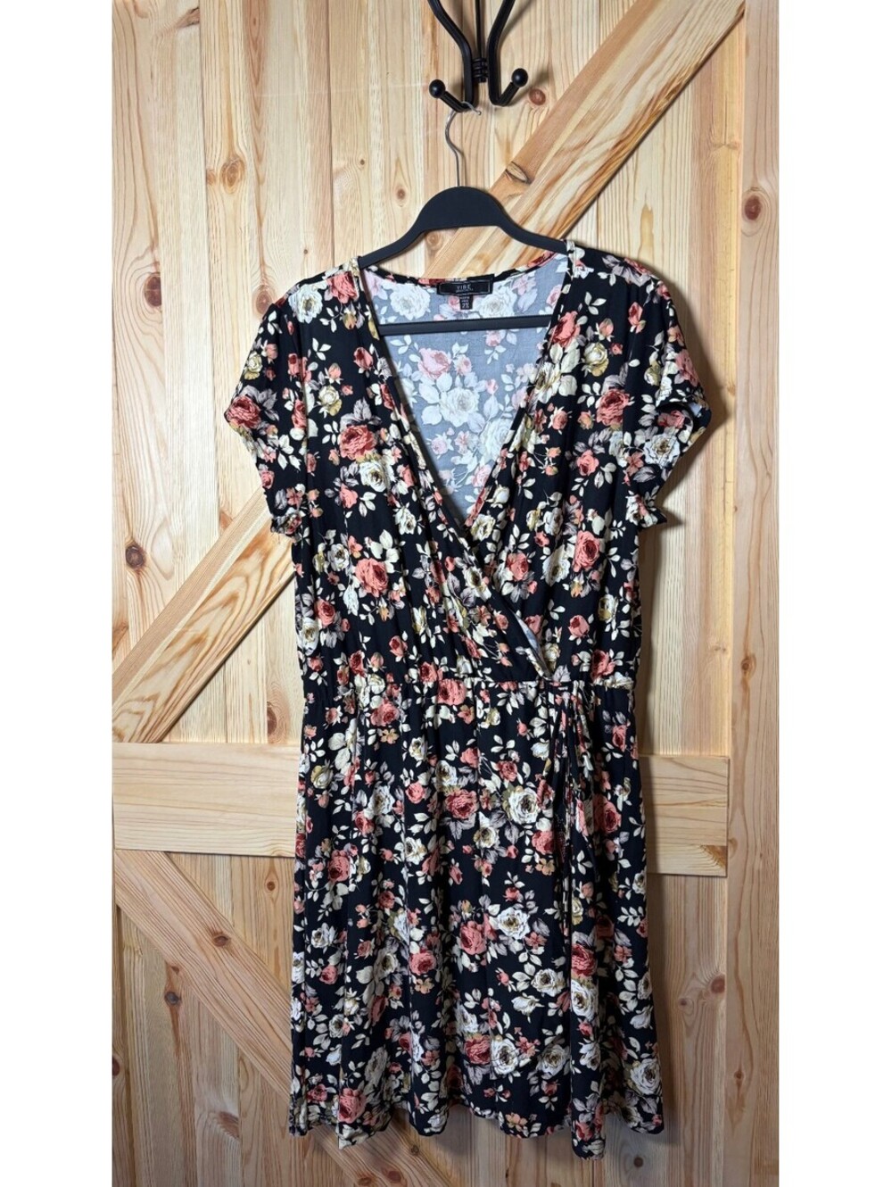 Vibe Sportswear Women's Floral Wrap Dress Size 2X